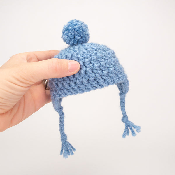 Free Crochet Pattern - Winter Hat for Your Amigurumi