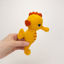 Load image into Gallery viewer, Seabiscuit the Seahorse