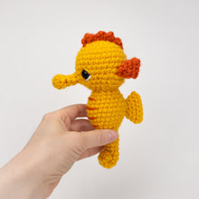 Load image into Gallery viewer, Seabiscuit the Seahorse