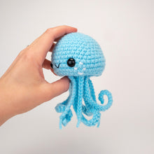 Load image into Gallery viewer, Juniper the Baby Jellyfish - Beginner Friendly!