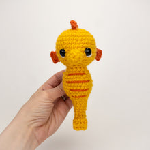 Load image into Gallery viewer, Seabiscuit the Seahorse