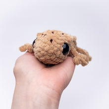 Load image into Gallery viewer, Gavin the Gecko - NO SEW