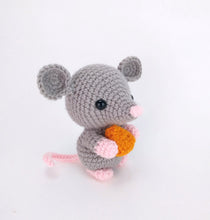 Load image into Gallery viewer, Maxwell the Mouse