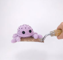 Load image into Gallery viewer, Clara the Crab