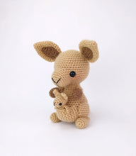Load image into Gallery viewer, Kangaroo and Baby Crochet Pattern