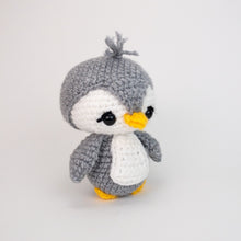 Load image into Gallery viewer, Mama Penguin and Baby Piper