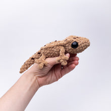 Load image into Gallery viewer, Gavin the Gecko - NO SEW
