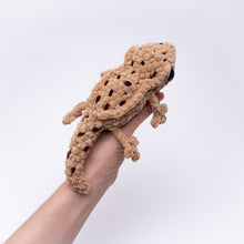 Load image into Gallery viewer, Gavin the Gecko - NO SEW
