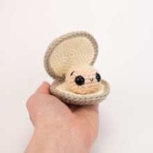 Load image into Gallery viewer, Cleo the Clam
